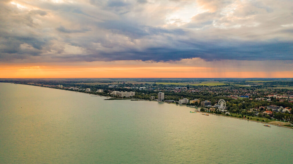 Siófok szállás – hol érdemes megszállni a Balaton fővárosában? (2026 útmutató)